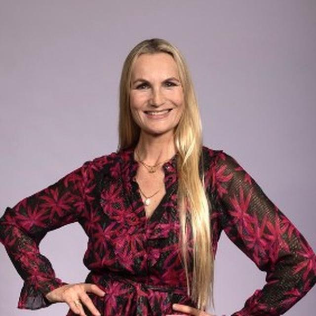 Pasfoto Annelies Hoek